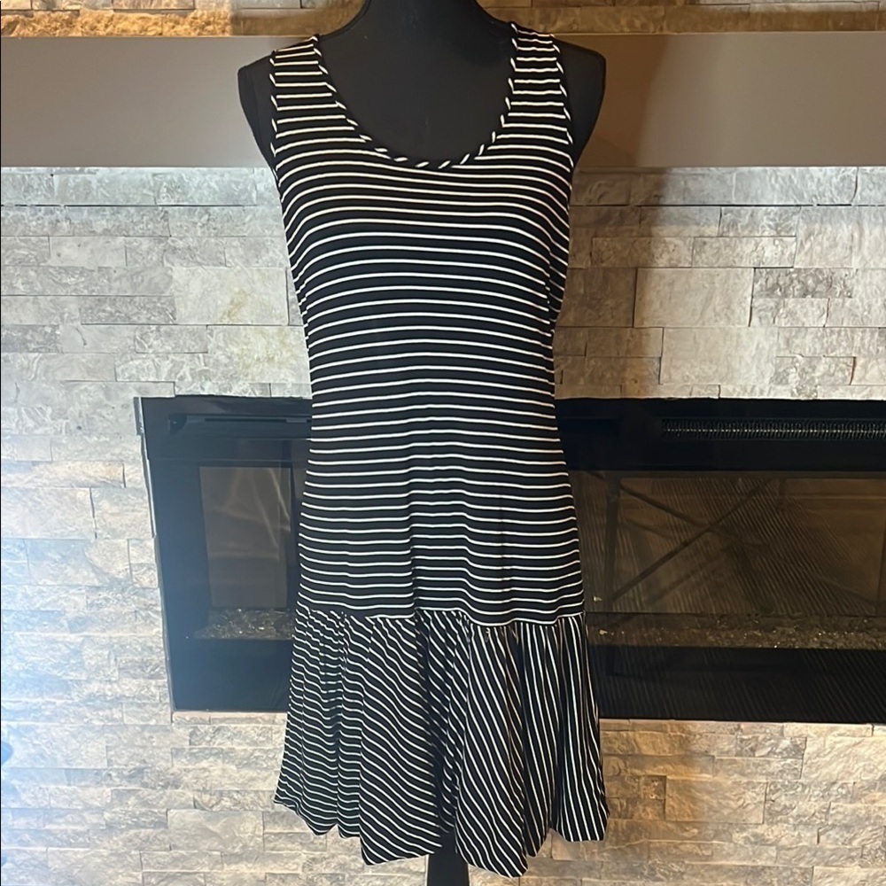 BCBGMaxAzria Black and White Striped Sleeveless Racerback Dress size Medium